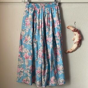 Vintage Koret blue floral elastic waistband midi skirt with pockets